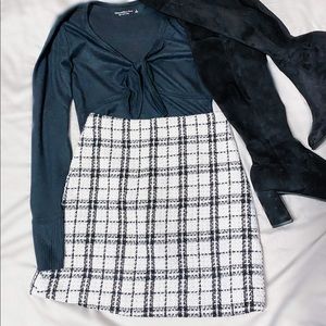 Woven Black & White skirt
